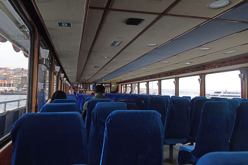 Istanbul Eminn to Sarıyer 15 Ships interior 3166.jpg
