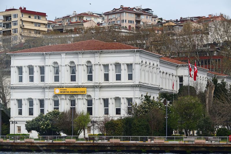 Istanbul Eminn to Sarıyer 18 Beşiktaş Anadolu Lisesi 3169.jpg