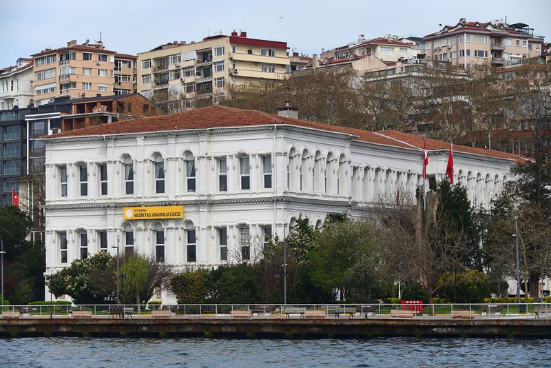 Istanbul Eminn to Sarıyer 19 Beşiktaş Anadolu Lisesi 3170.jpg