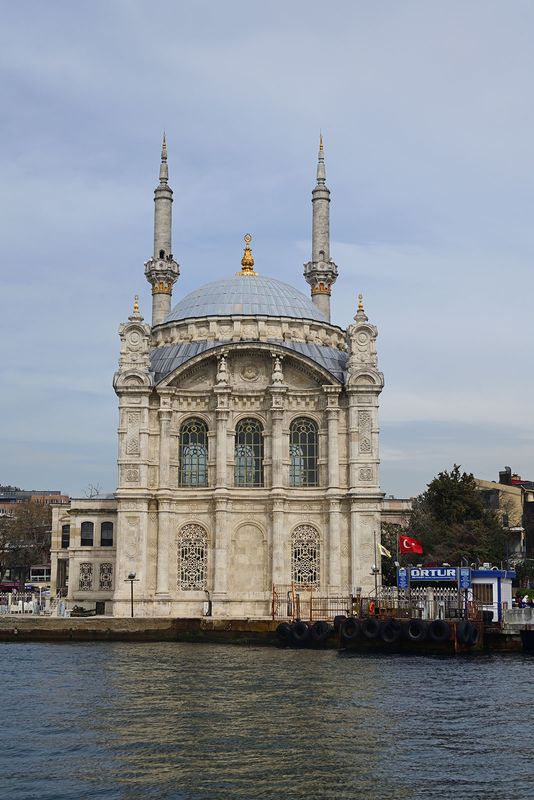 Istanbul Eminn to Sarıyer 27 Ortaky Mosque 3178.jpg