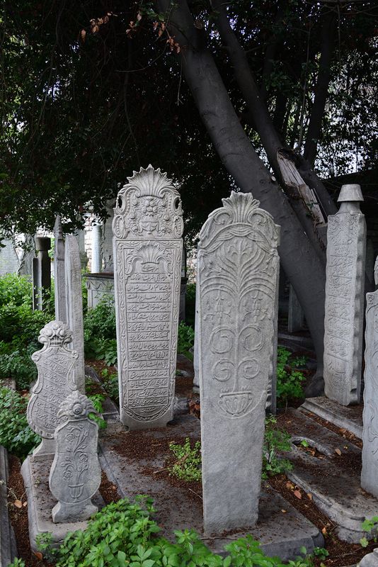 Istanbul Eyp Mihrişah Sultan complex Mausoleum some graves 3902.jpg