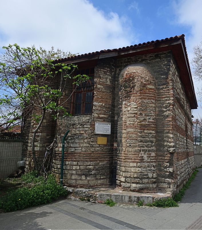 Istanbul Mustafa avuz mosque 3476 panorama.jpg