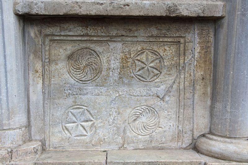 Istanbul Molla gurani camii 3798.jpg