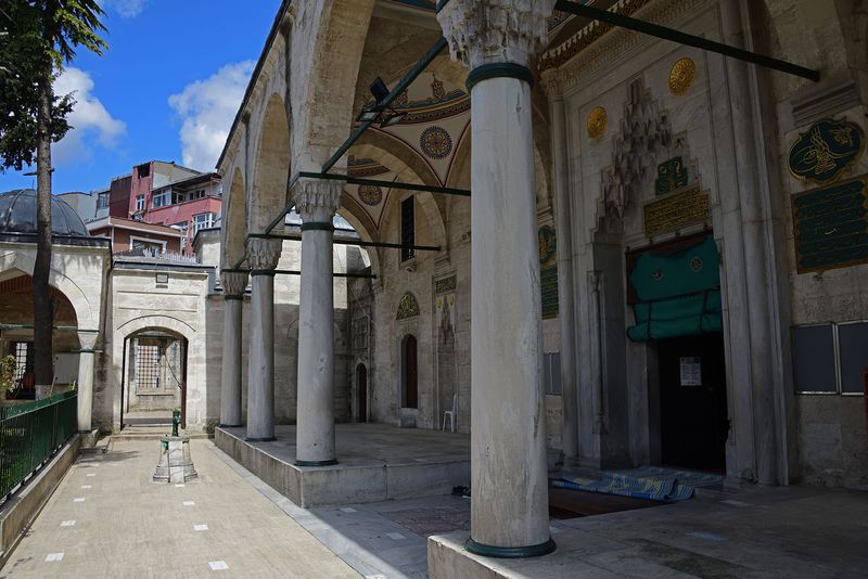 Istanbul Nişancı Mehmet Paşa Mosque 4568.jpg