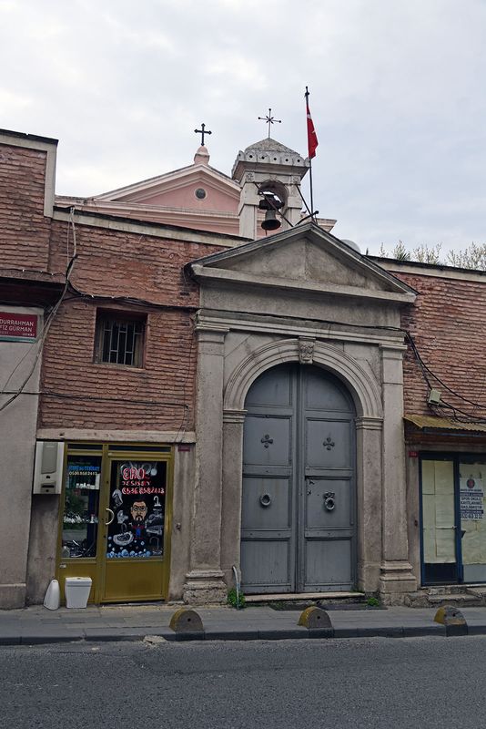 Istanbul Ermeni Katolik Kilisesi 4594.jpg