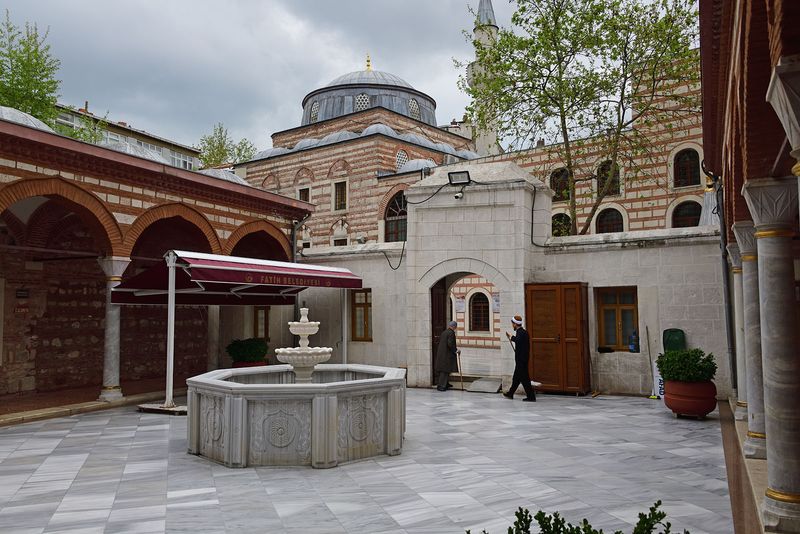 Istanbul Ismail Aga Medrese 4249.jpg