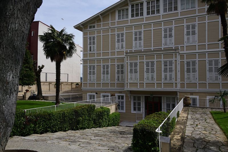 Istanbul Sadberk Hanım Museum Back of main building 3310.jpg
