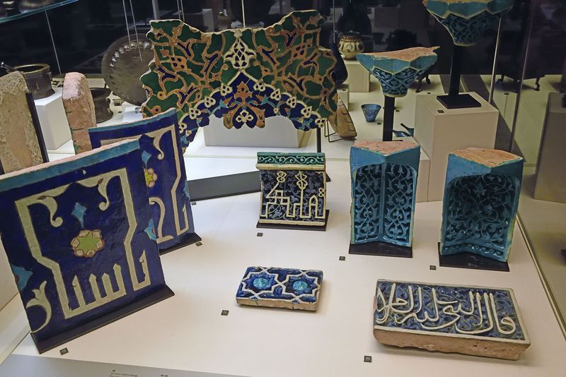 Istanbul Sadberk Hanım Museum Fragments from Timurid Period 14th C CE 3303.jpg