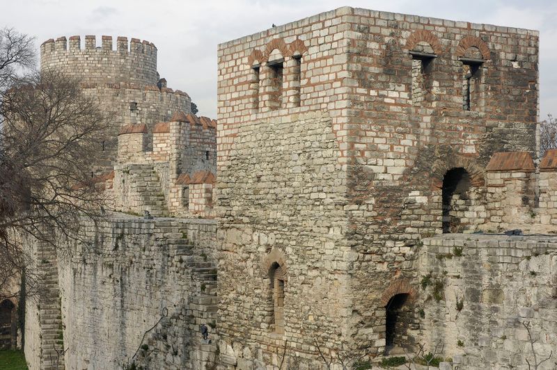 Yedikule Entrance gate from positions (south)east in 2006 3418.jpg