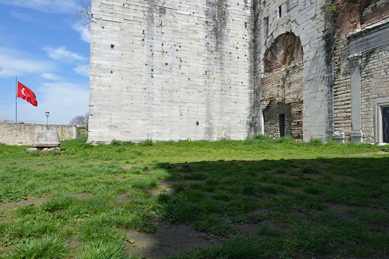 Istanbul Yedikule Golden Gate view from garden outside 0477.jpg