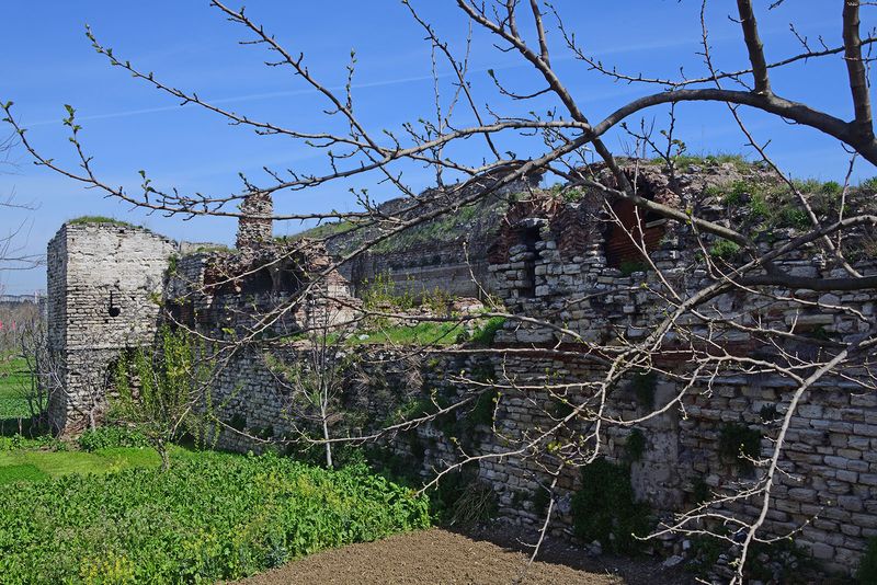 Istanbul Yedikule exterior Golden Gate side 3115.jpg