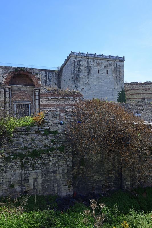 Istanbul Yedikule exterior Golden Gate side 3112.jpg