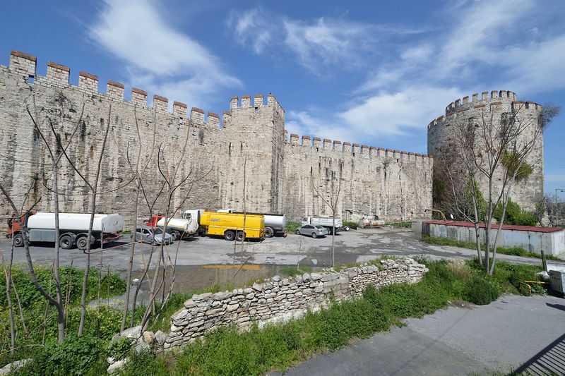 Istanbul Yedikule exterior South side 0487.jpg