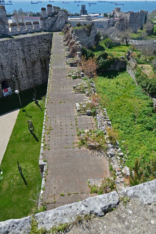 Istanbul Yedikule view from walls to south 0459.jpg