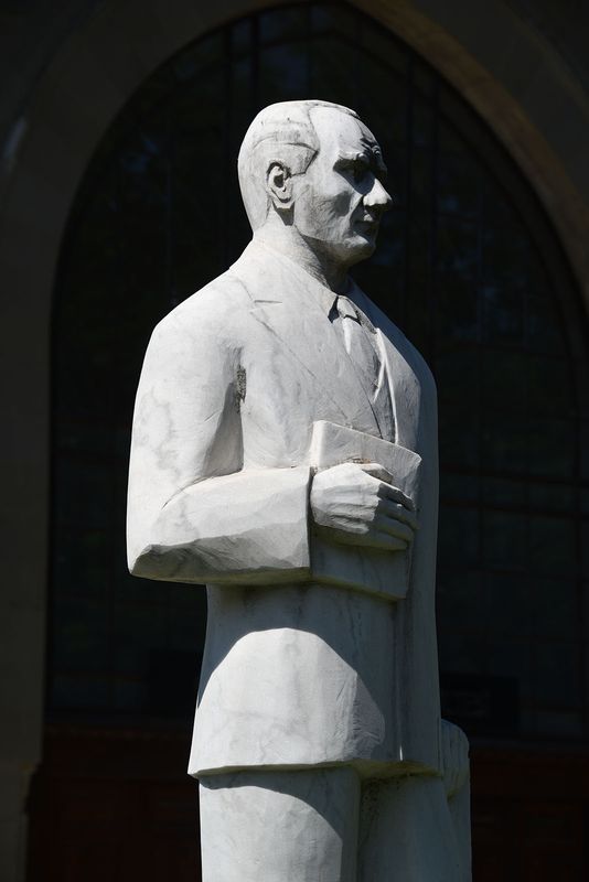 Karaağa Atatrk statue at station in 2024 5716.jpg