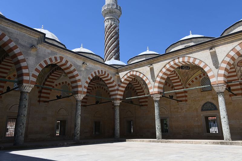  Şerefeli Mosque Courtyard Burmalı minare at W side in 2024 5871.jpg