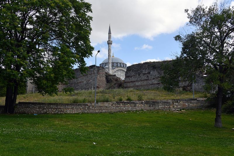 Istanbul Mihrimah Sultan Mosque (Edirnekapı) seen from Sulukule Caddesi outside the city walls in 2024 5364.jpg