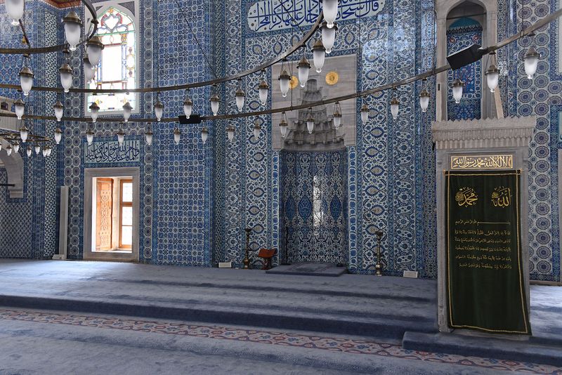 Rstem Pasha Mosque Interior Mihrab in 2024 6441.jpg