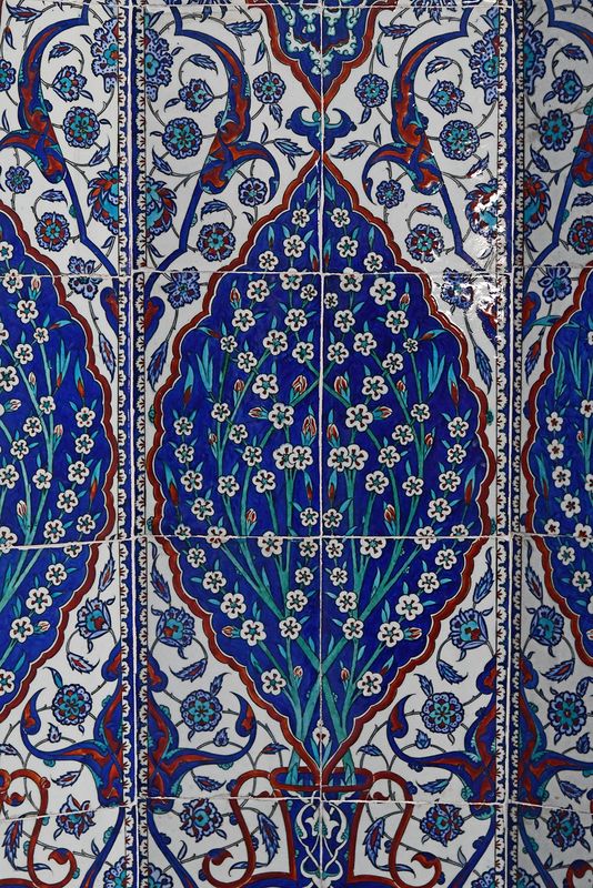 Rstem Pasha Mosque Interior Mihrab in 2024 6560.jpg