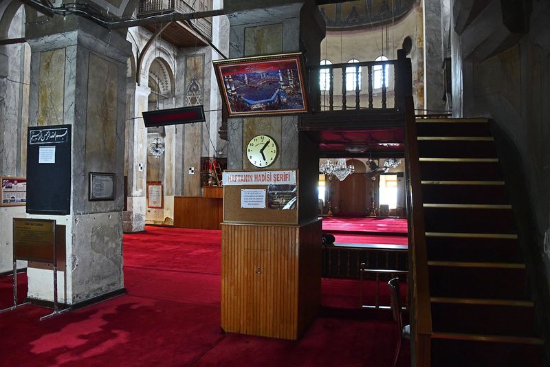 Rose Mosque interior narthex right side in 2024 5602.jpg