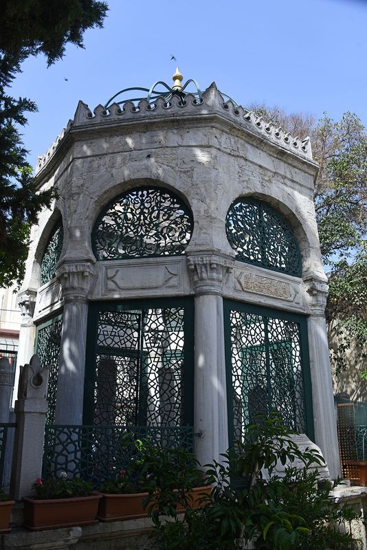 Istanbul Kprl Complex Trbe from courtyard in 2024 6675.jpg