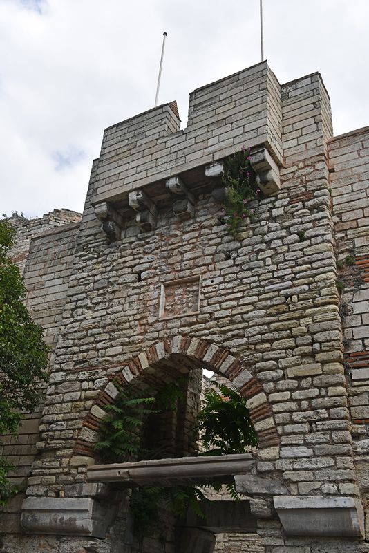 Outside walls at Silivri Kapı 5485.jpg