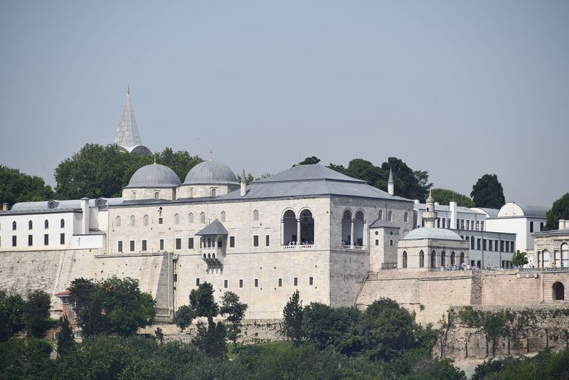 Topkapı Palace from the Bosphorus in 2024 6702.jpg