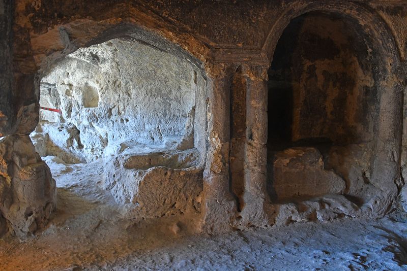Şanlıurfa Kızılkoyun Necropolis Chamber M13 In 2024 7782.jpg