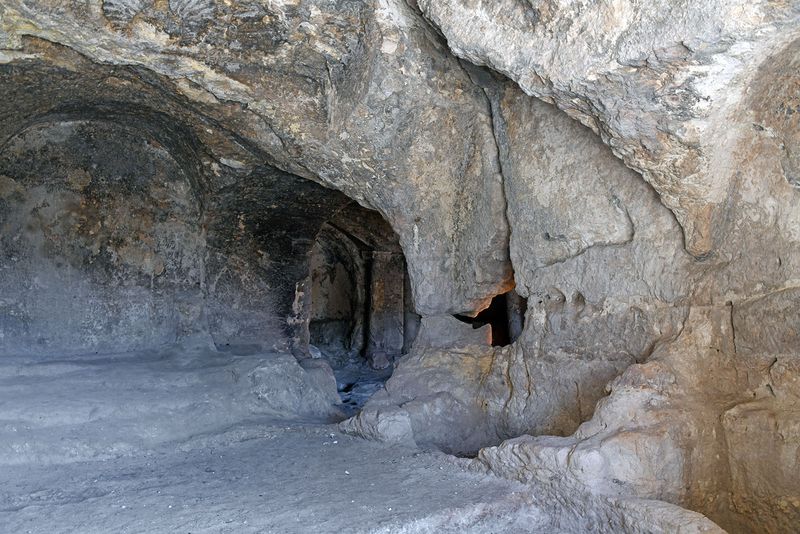 Şanlıurfa Kızılkoyun Necropolis Chamber M13 In 2024 7783.jpg