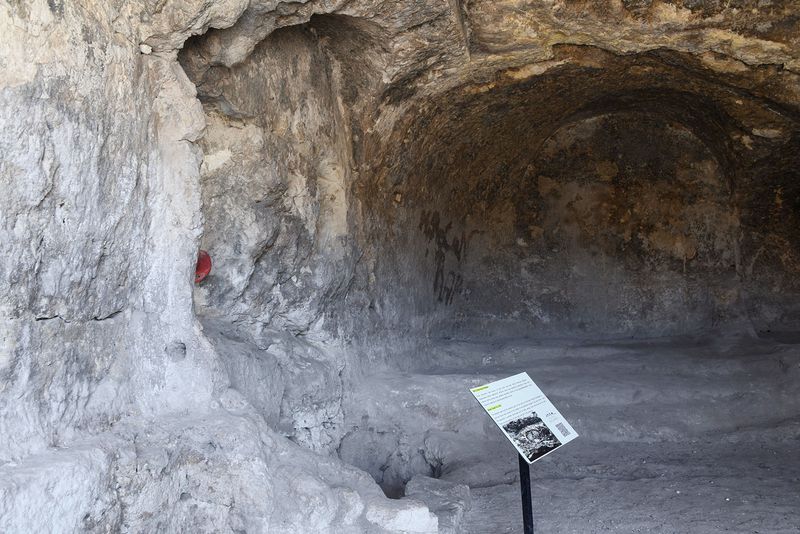 Şanlıurfa Kızılkoyun Necropolis Chamber M13 In 2024 7784.jpg