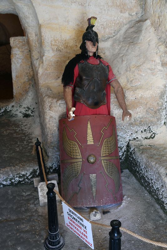 Şanlıurfa Kızılkoyun Necropolis Chamber with puppets In 2024 7745.jpg