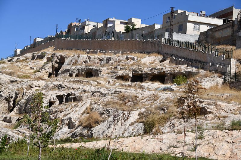 Şanlıurfa Kızılkoyun Necropolis View from outside terrain In 2024 7456.jpg