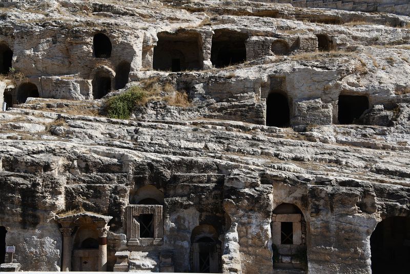 Şanlıurfa Kızılkoyun Necropolis View from outside terrain In 2024 7458.jpg