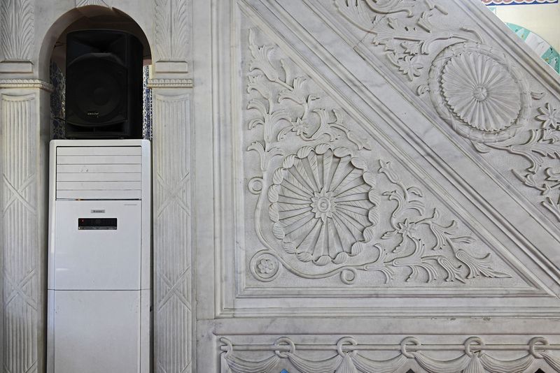 Urfa Eyyup Peygamber mosque interior 2024 7702.jpg