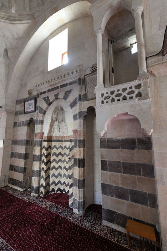 Şanlıurfa Rızvaniye Camii interior 2024 0378.jpg