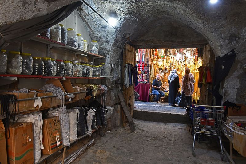 Şanlıurfa covered market area 2024 7616.jpg