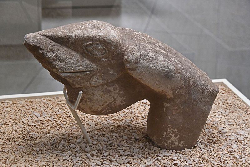 Urfa museum Bird statue Nevali ori - Neolithic age in 2024 7316.jpg