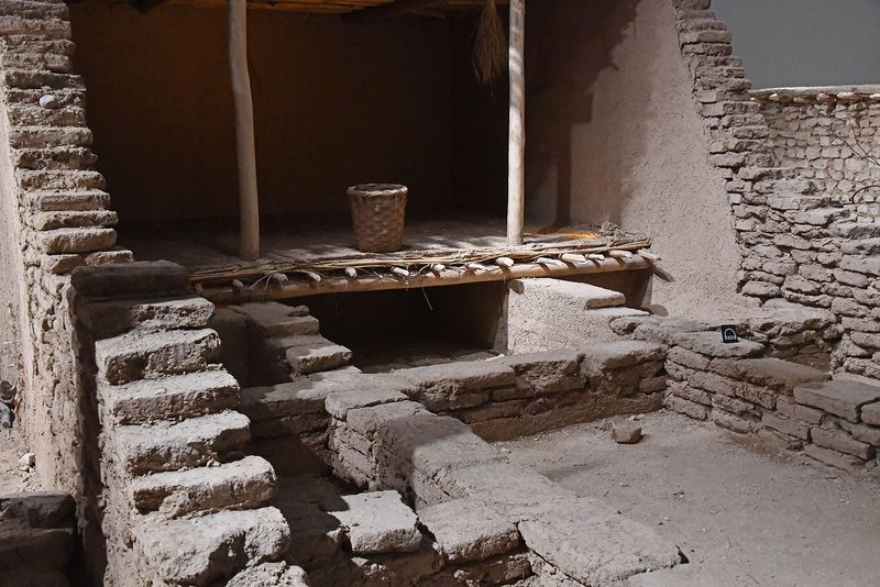 Urfa museum Akaray Tepe multi-room structure in 2024 7397.jpg