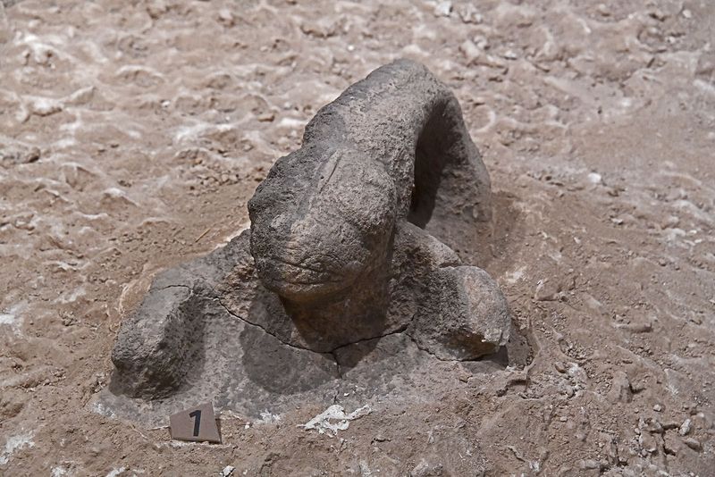 Urfa museum Roaming group Animal statue Gbekli Tepe in 2024 7324.jpg