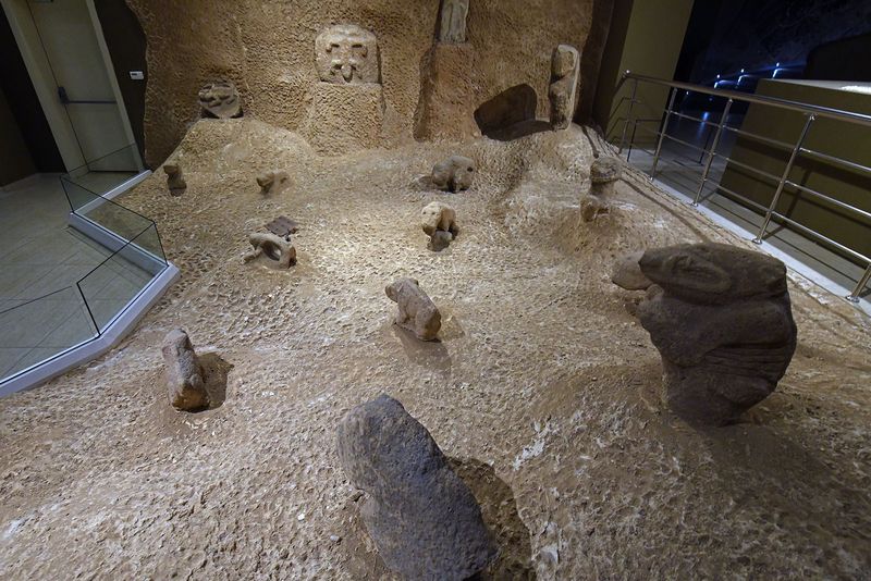 Urfa museum Roaming group in 2024 0356.jpg