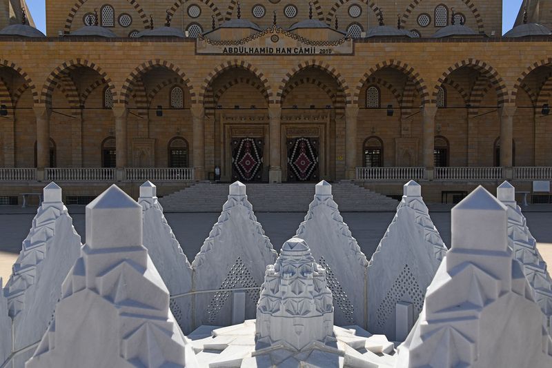 Kahramanmaraş Abdlhamid Han Mosque Exterior North side 2024 8196.jpg