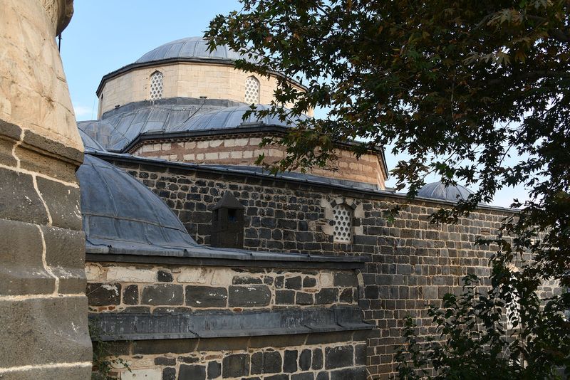 Diyarbakır Fatih Pasha Mosque Exterior View from roof of westernmost part of front 2024 6974.jpg
