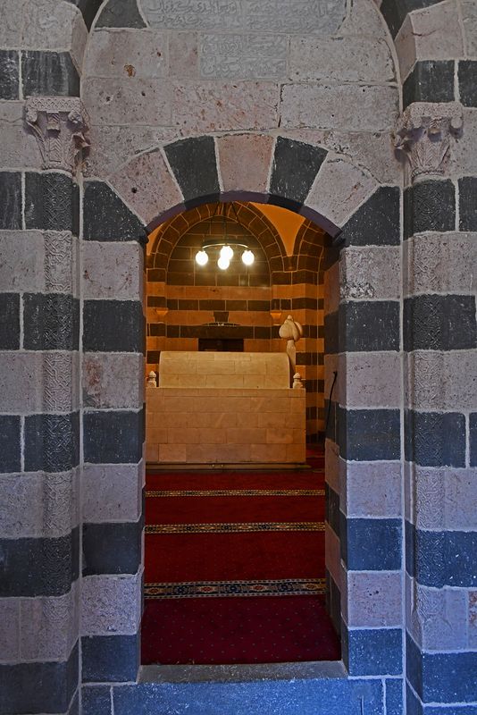 Diyarbakır Fatih Pasha Mosque Trbe of Osman Pasha in 2024 6957.jpg