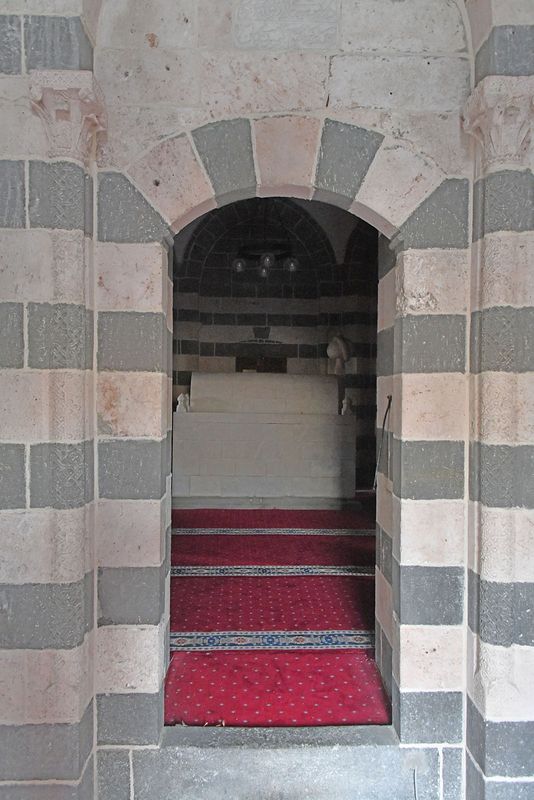 Diyarbakır Fatih Pasha Mosque Trbe of Osman Pasha in 2024 6958.jpg