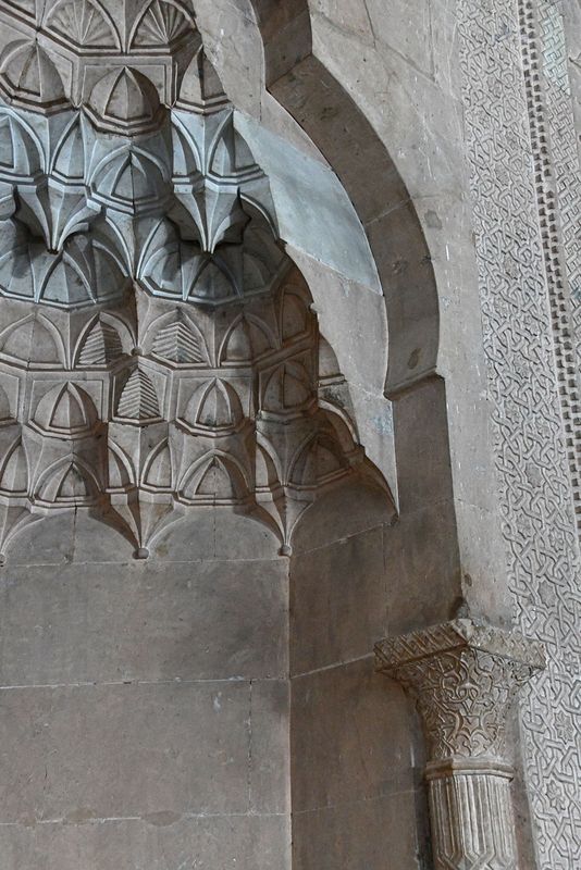 Diyarbakır Iskender Paşa Mosque Interior Mihrab in 2024 6861.jpg