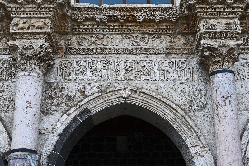 Diyarbakır Ulu Camii Facade west of courtyard in 2024 7137.jpg