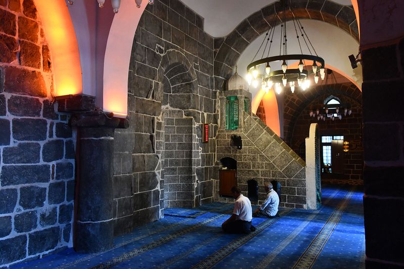 Diyarbakır Hazreti mer Cami Interior in 2024 7112.jpg