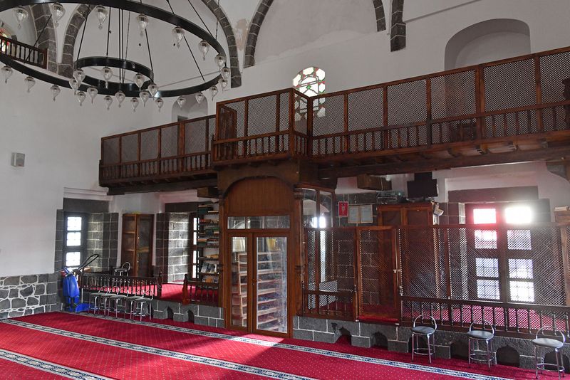 Diyarbakır Sheikh Matar Mosque Interior in 2024 7007.jpg