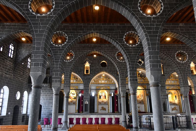 Diyarbakır Surp Giragos Armenian Church Interior General view in 2024 7042.jpg