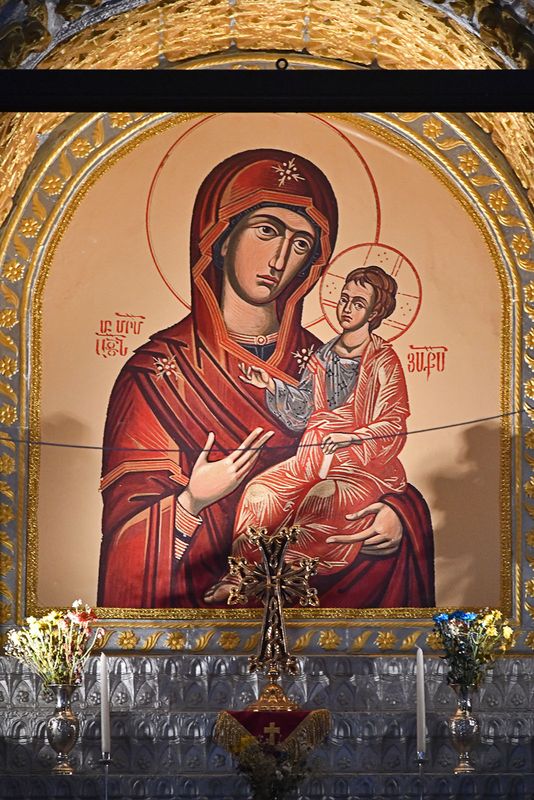 Diyarbakır Surp Giragos Armenian Church Interior Madonna with Christ in 2024 7051.jpg